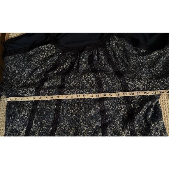 Elie Tahari L Silk Blouse Blue Cold Shoulder Metallic Embroidery Pleated Chiffon - Picture 10 of 14